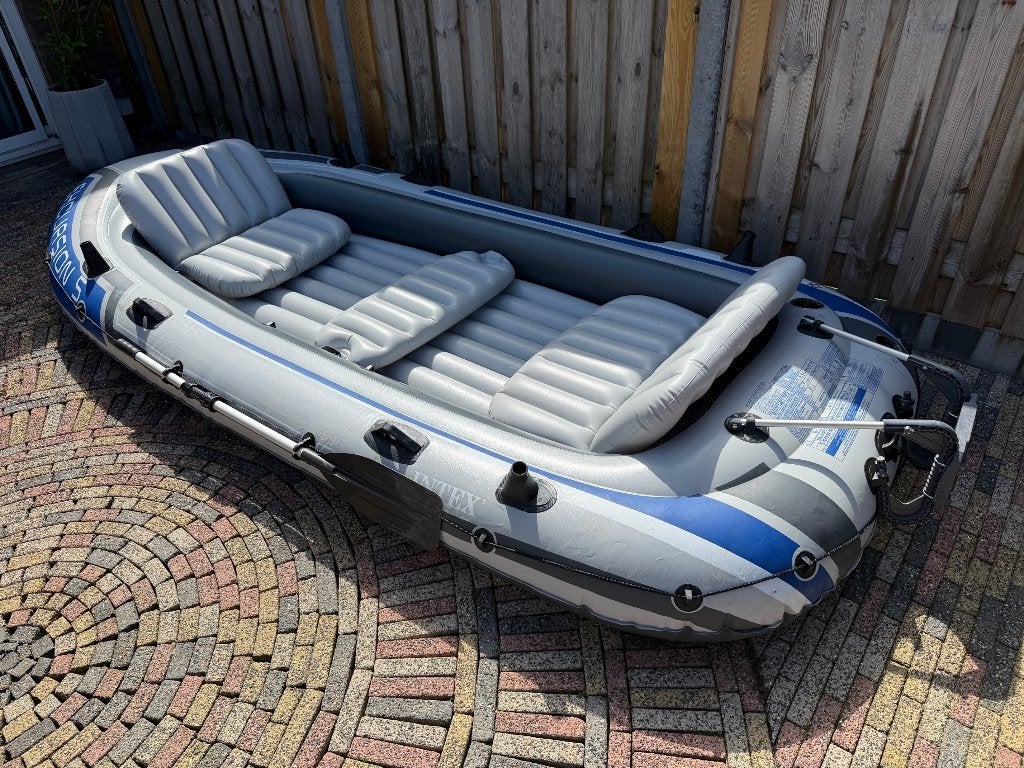 Intex Excursion 5 met motorsteun zit in originele opbergtas., Ophalen, Gebruikt, Overige typen