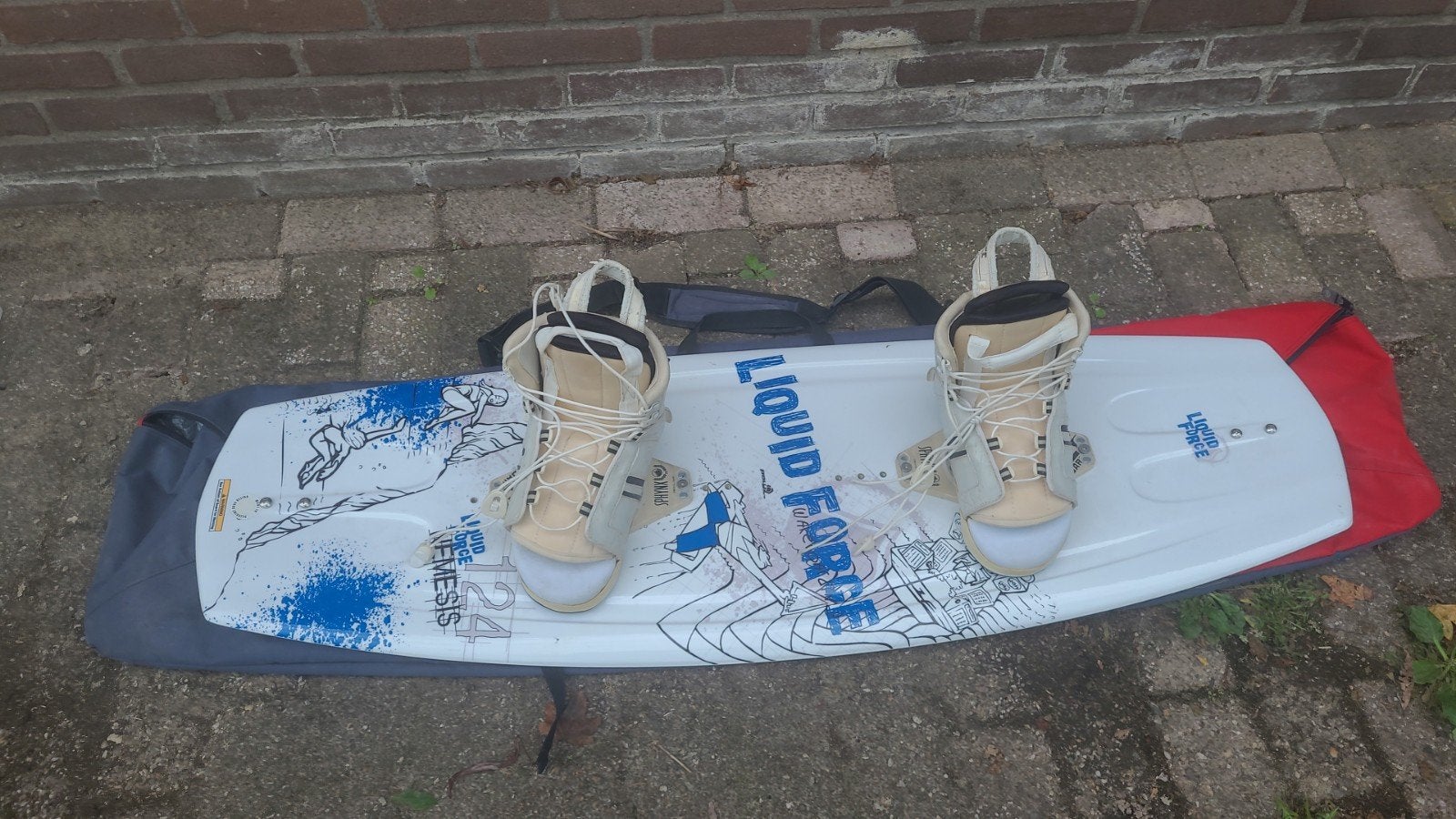 complete set: Liquid Force Wakeboard met tas, Ophalen of Verzenden