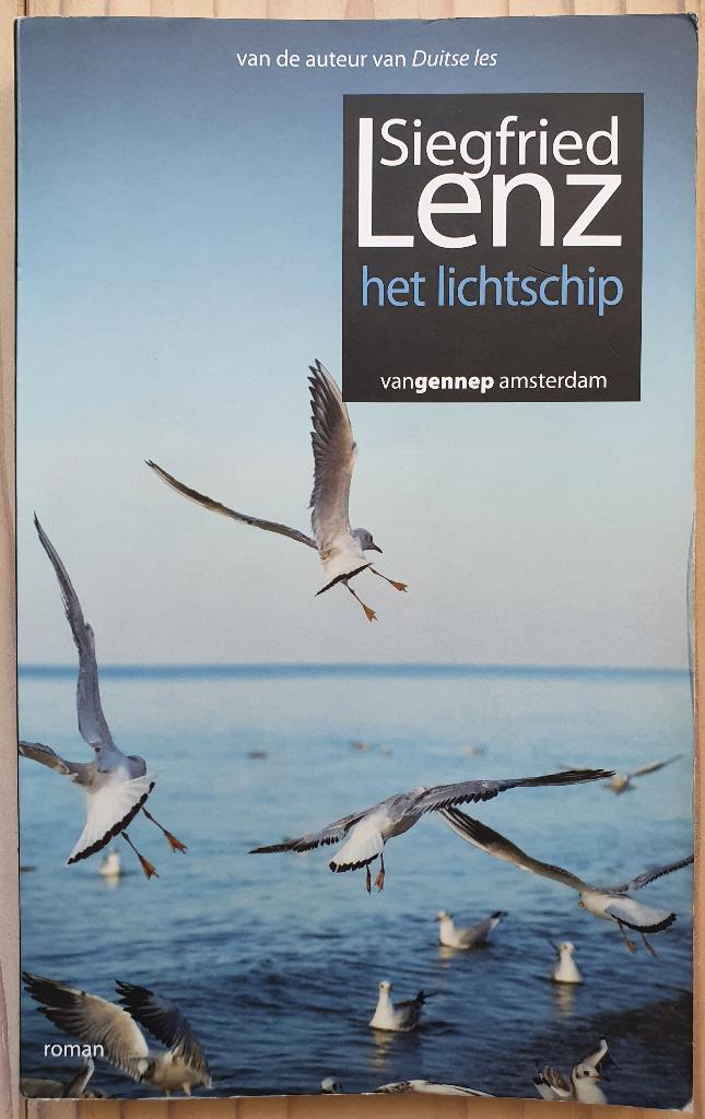 Het lichtschip - Siegfried Lenz, €10 incl verzenden, Boeken, Romans, Zo goed als nieuw, Verzenden