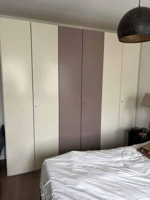 Kledingkast degelijke fabricaat, Ophalen, Met deur(en), Gebruikt, 200 cm of meer