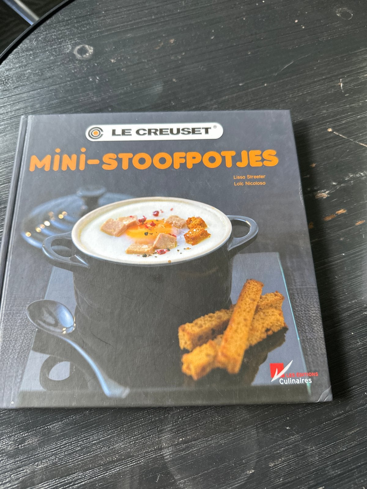 Le Creuset Mini-Stoofpotjes Kookboek, Ophalen of Verzenden, Zo goed als nieuw, Overige gebieden, Voorgerechten en Soepen