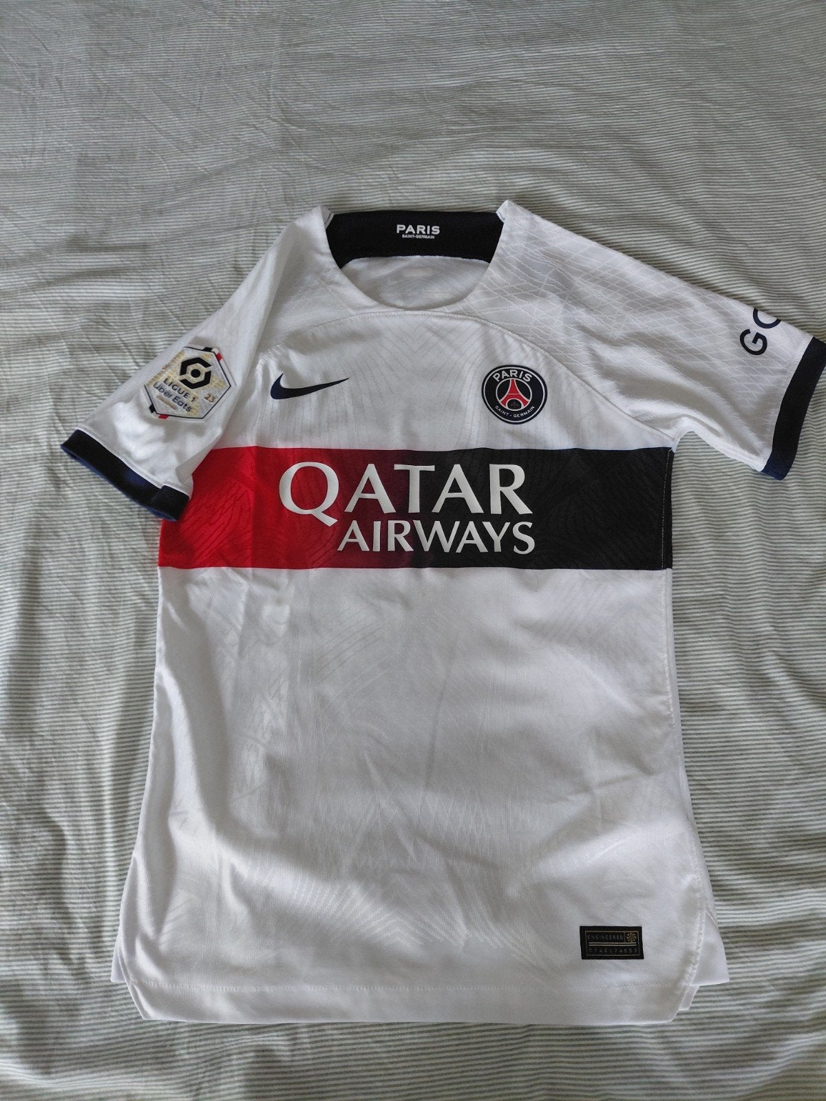 Paris Saint Germain 2023/2024 uitshirt maat S, Sport en Fitness, Voetbal, Maat S, Verzenden, Nieuw, Shirt