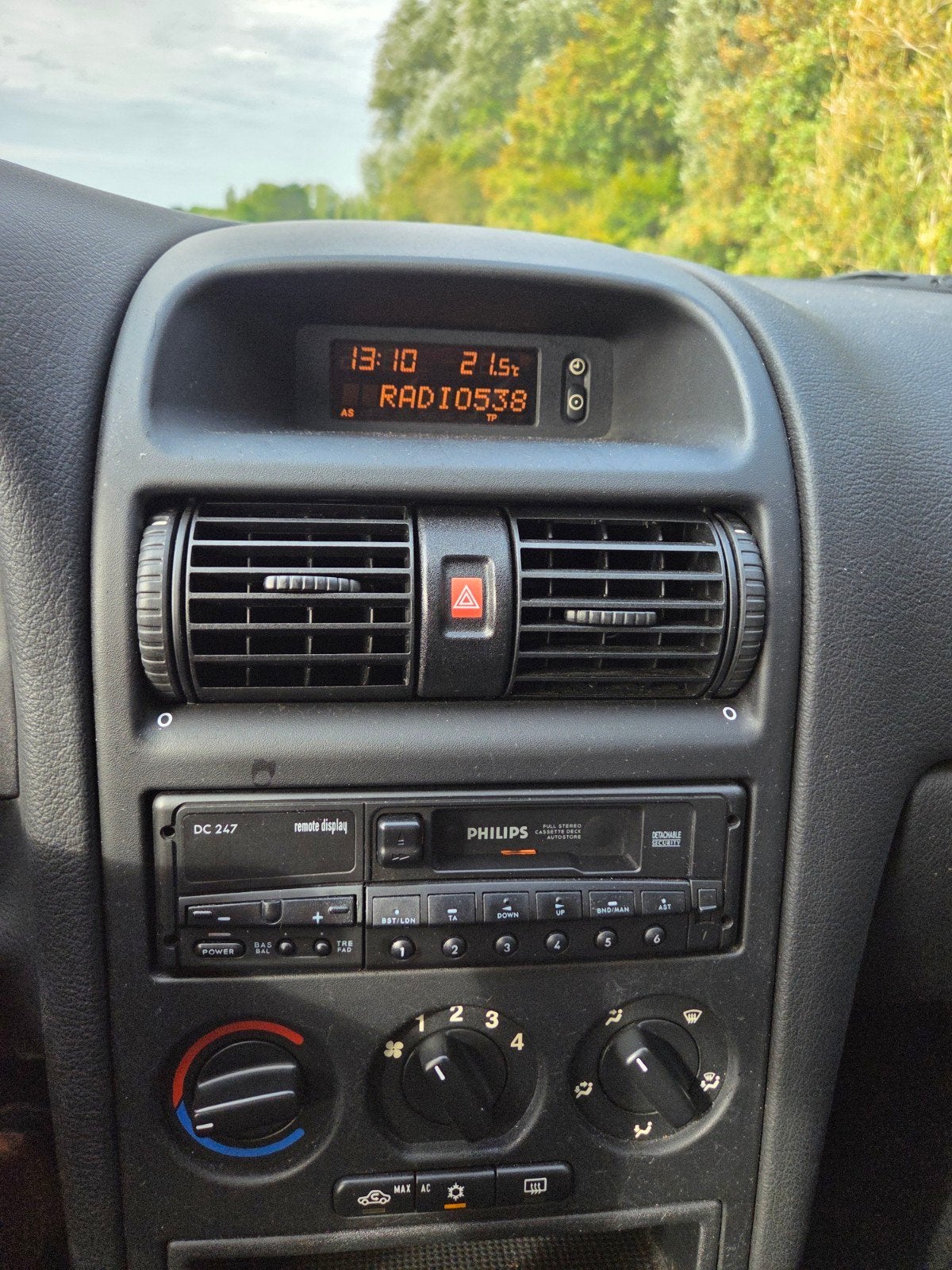 Foto 15 van Opel Astra 1.6 I 16V Airco,cruise,nieuwe apk