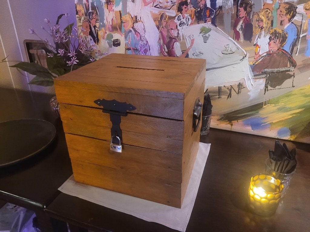 Te huur - Houten enveloppenkist bruiloft, Ophalen, Zo goed als nieuw, Bruin, Accessoires