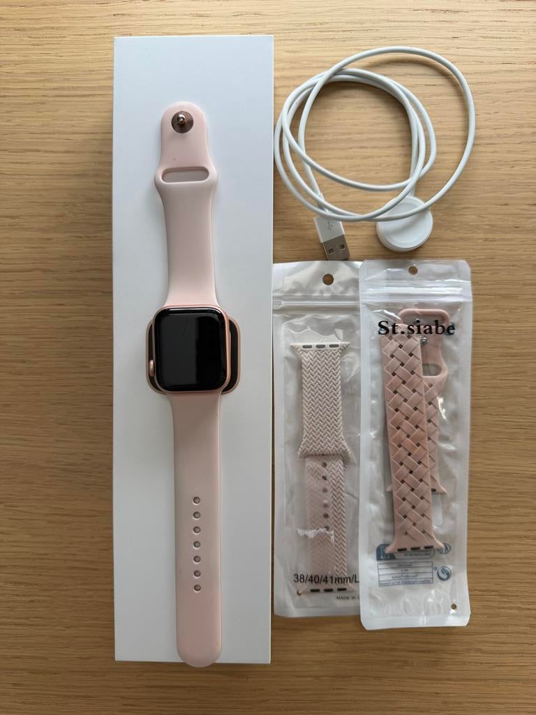 Apple Watch Series 4, 40mm, goud aluminium + 2 bandjes, Sieraden, Tassen en Uiterlijk, Smartwatches, Gebruikt, Apple Watch ⌚️