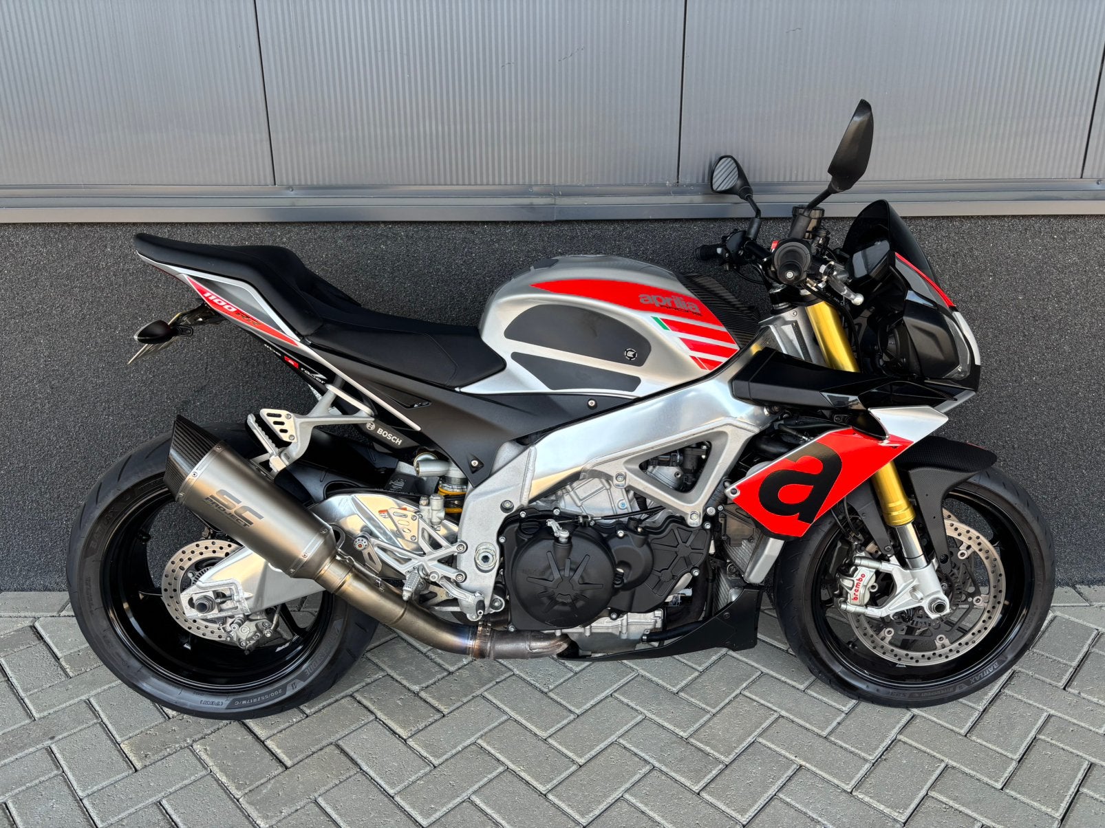 Aprilia Tuono V4 1100 APRC (bj 2018) SC Project / 175pk, Motoren, 1077 cc, Occasion, 4 cilinders, Motorrijbewijs A