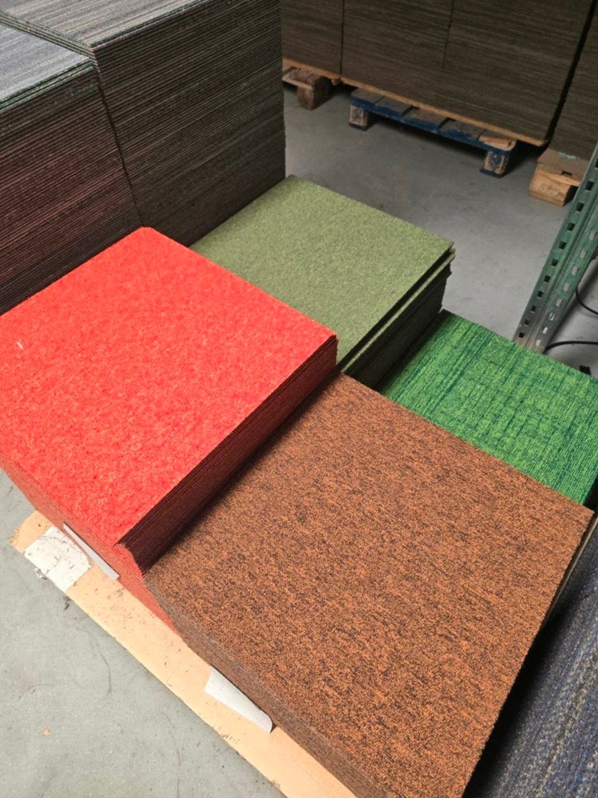 Tapijttegels 50x50cm verschillende kleuren €1 per stuk, Ophalen of Verzenden, Nieuw
