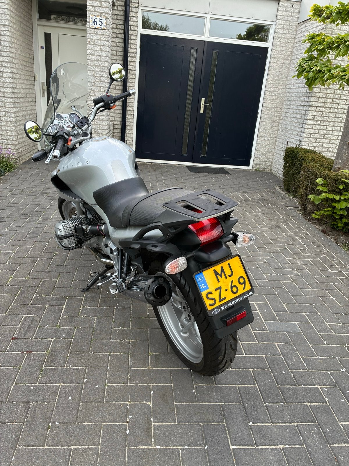 BMW R1150R Twinspark met Garmin navigatie en topkoffer, Cardan-aandrijving, 2 cilinders, Motorrijbewijs A, Gebruikt