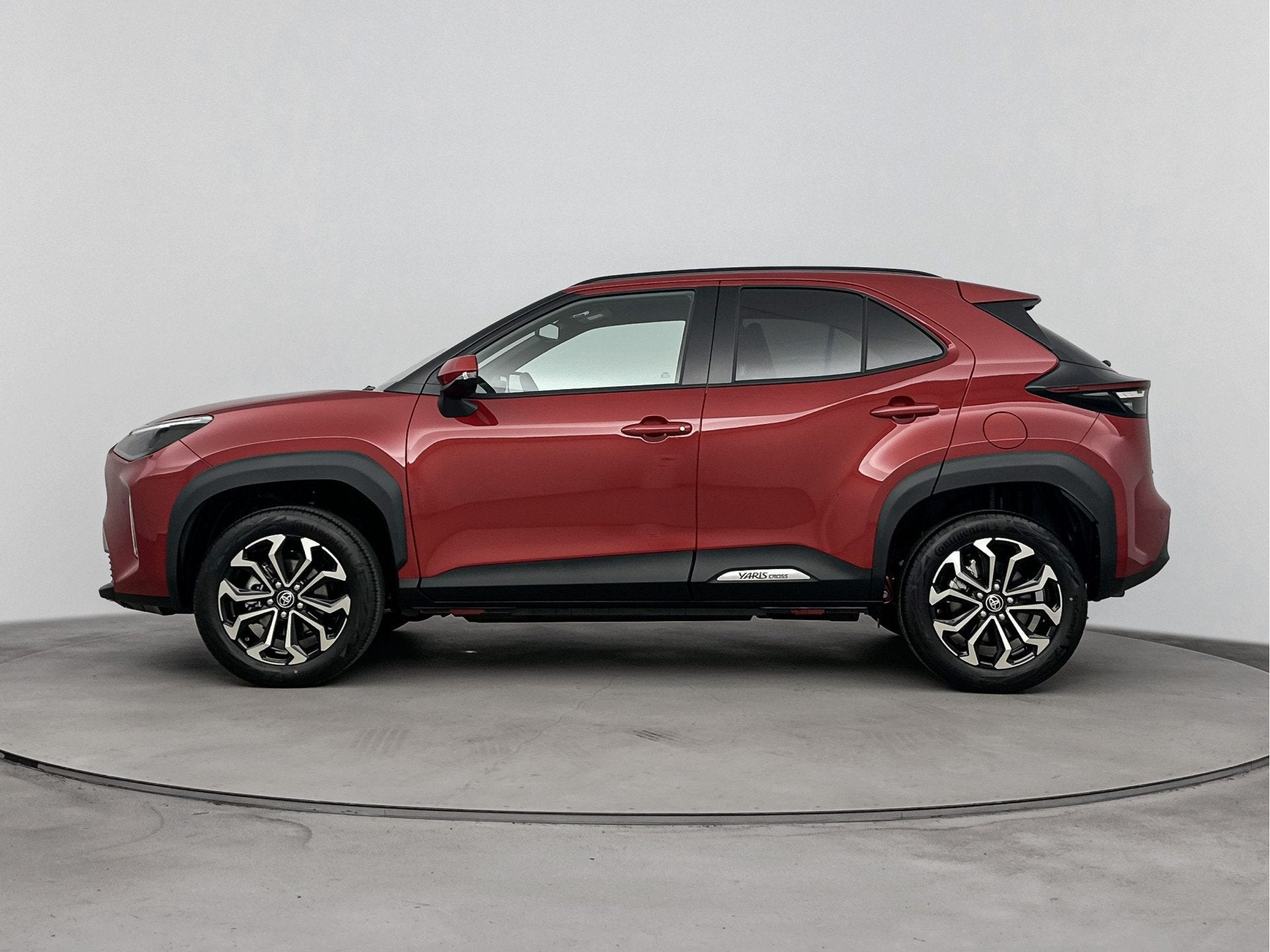 Toyota Yaris Cross 1.5 Hybrid 115 Dynamic | Apple Carplay &, 12 maanden, Stof, Zwart, 116 pk
