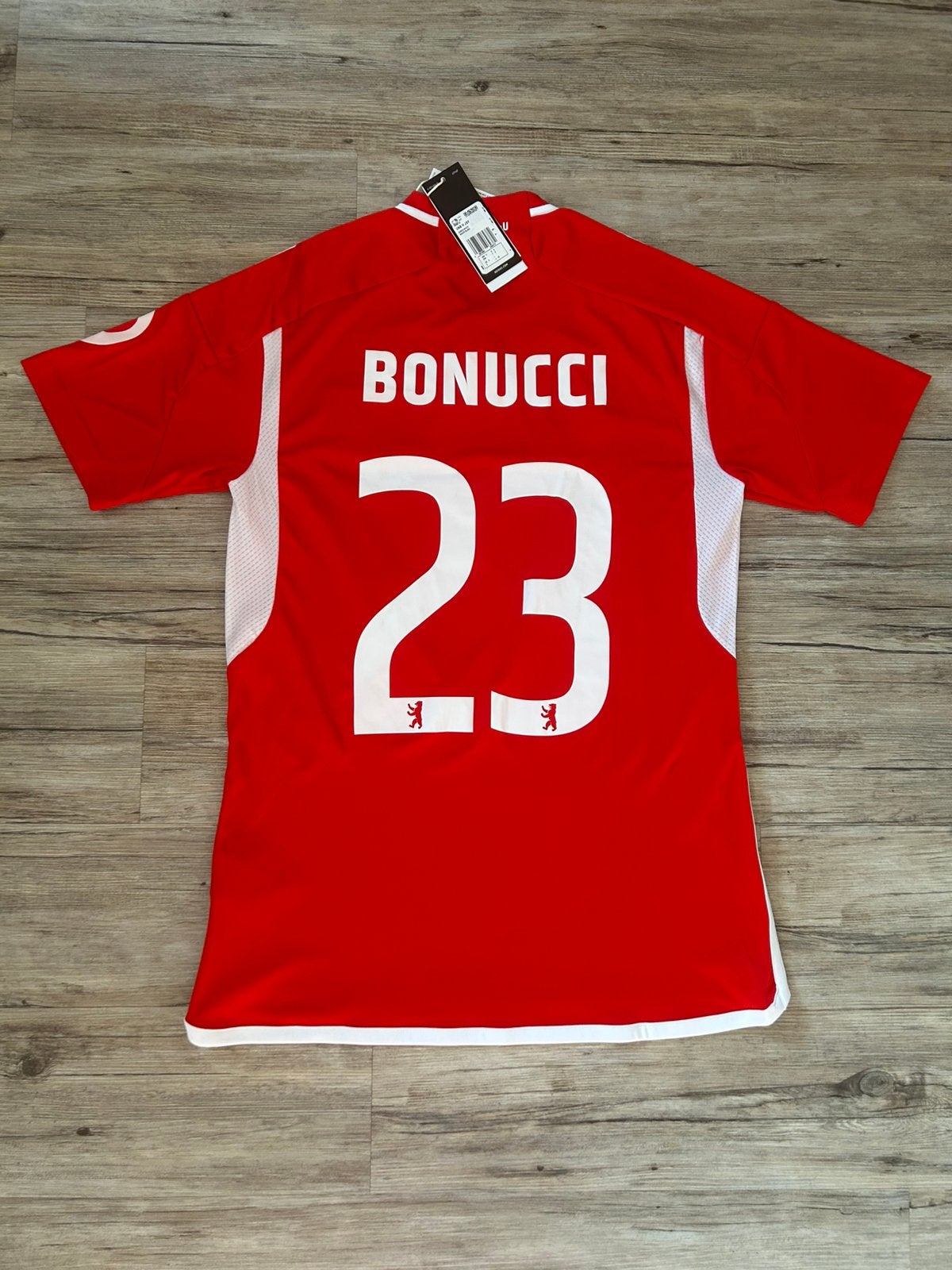 Origineel Union Berlin Thuisshirt 23/24 Bonucci #23 - Maat S, Sport en Fitness, Voetbal, Maat S, Ophalen of Verzenden, Nieuw, Shirt