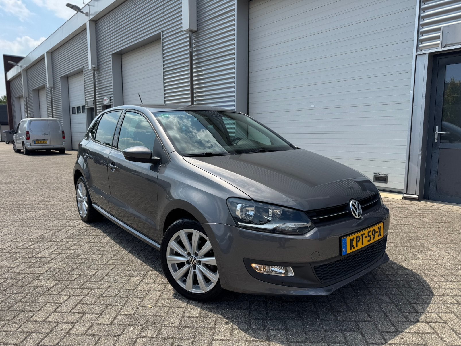VOLKSWAGEN POLO 1.4 DSG AUTOMAAT AIRCO PDC NAVI 5-DEURS, 86 pk, Zwart, 4 cilinders, 1400 cc