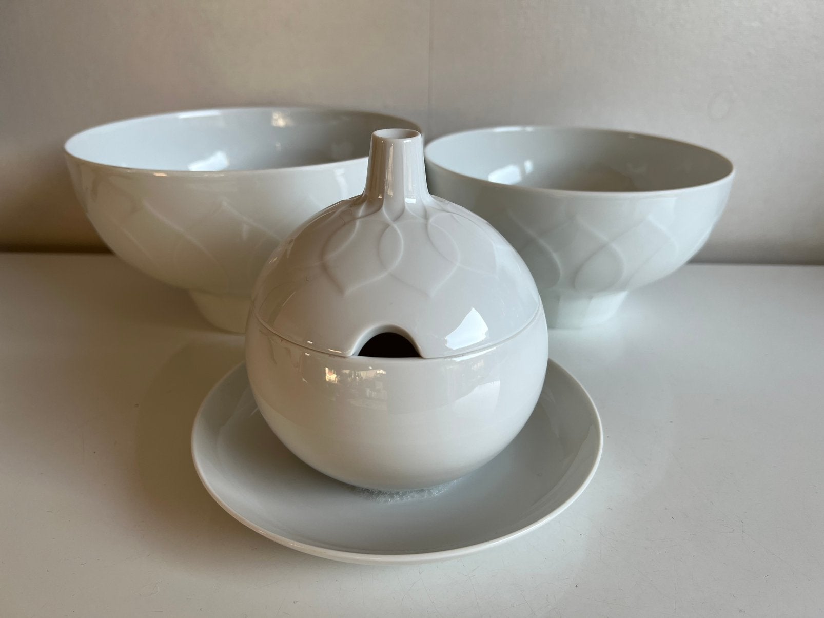 3 Bjorn Wiinblad Rosenthal LOTUS Wit Schalen 100 Jarig Jublm, Ophalen of Verzenden, Nieuw, Porselein, Schaal of Schalen