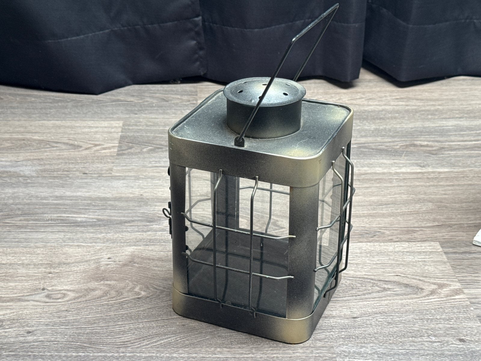 Stoere metalen lantaarn - 25 cm hoog, Ophalen of Verzenden, Metaal, Industrieel, Gebruikt