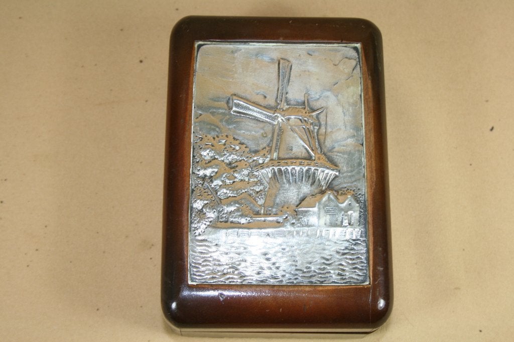 Sigaretten doos met zilveren plaque, Antiek en Kunst, Ophalen of Verzenden, Zilver