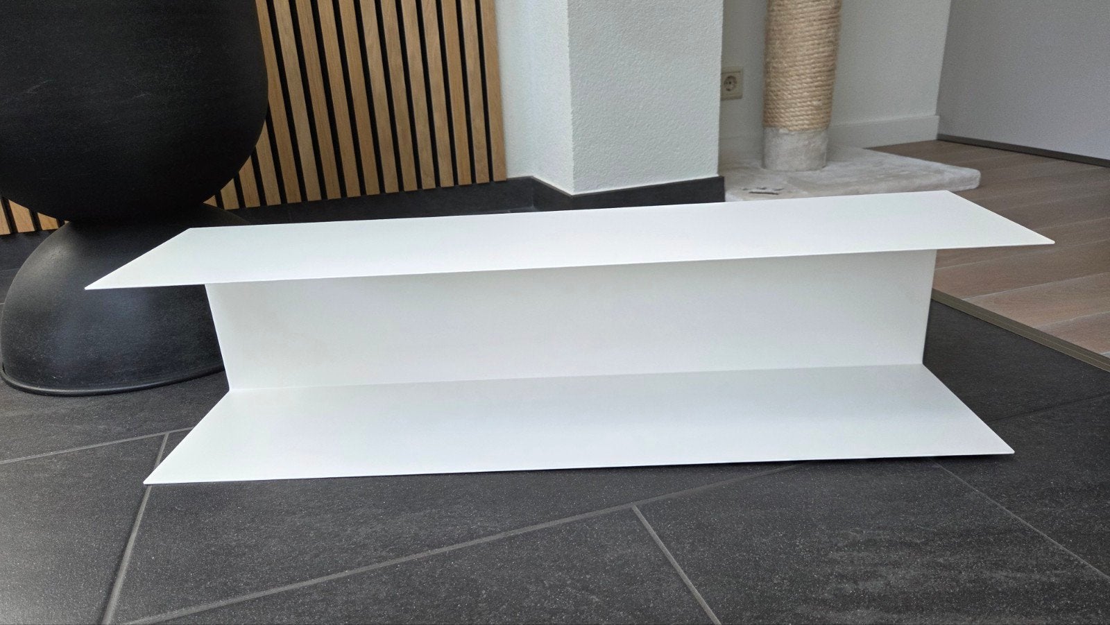 ZGAN IKEA Botkyrka wit metalen wandrek/plank, Huis en Inrichting, Ophalen, Zo goed als nieuw