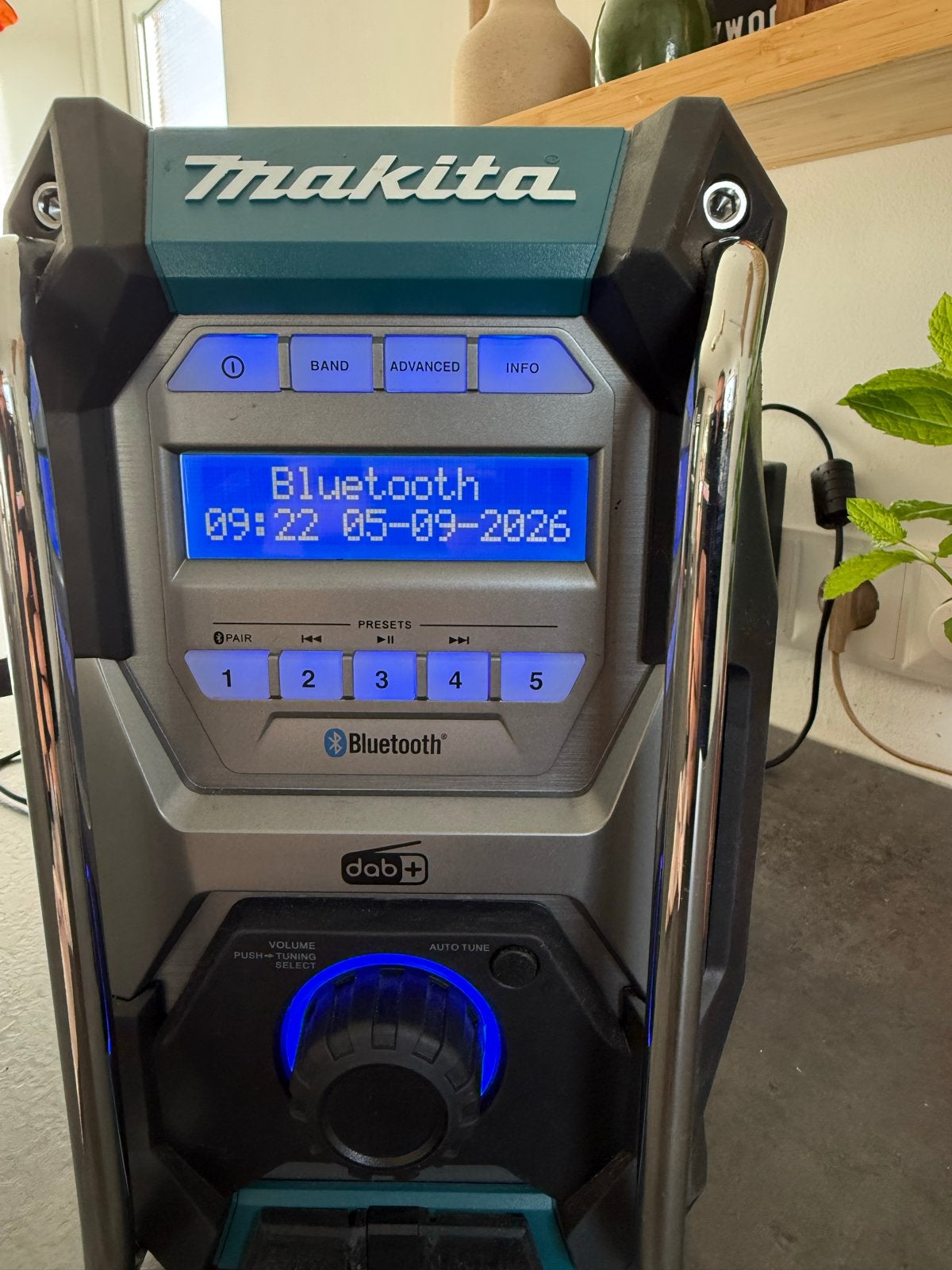 ZGAN Makita MR004G Bouwradio Bluetooth DAB+ XGT LXT, Audio, Tv en Foto, Radio's, Ophalen of Verzenden, Zo goed als nieuw, Bouwradio