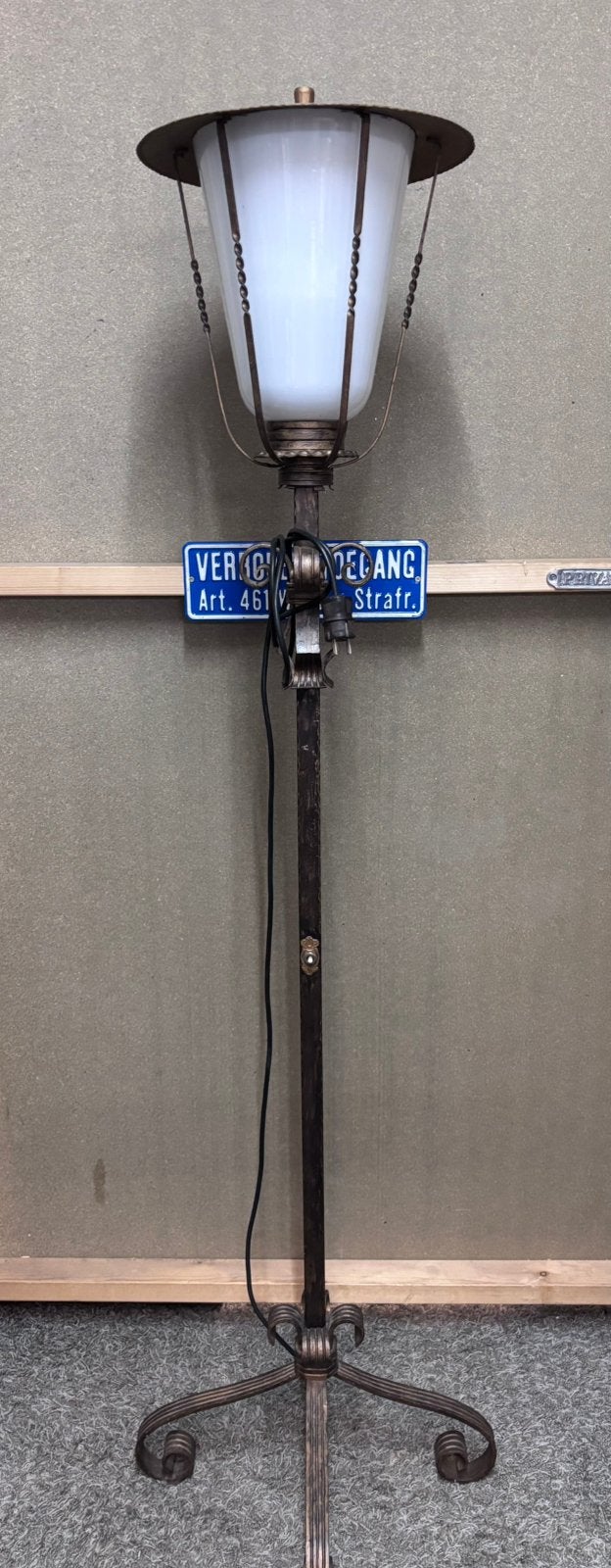 Vintage gietijzeren vloerlamp, Huis en Inrichting, Lampen | Vloerlampen, Ophalen, Gebruikt, 150 tot 200 cm