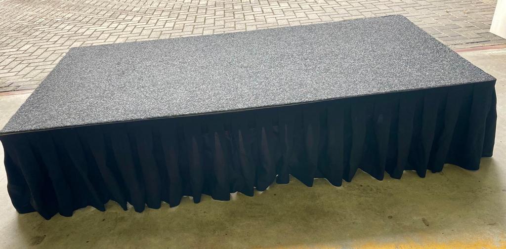 Uitklapbare podiumdeel 2x1meter, Ophalen, Gebruikt
