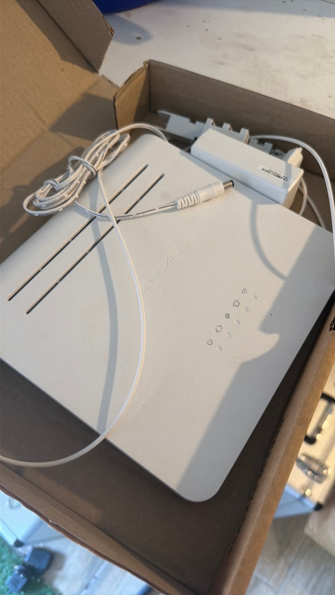 Nieuwe Genexis Platinum-7840 Router - Compleet in doos, Computers en Software, Ophalen of Verzenden, Nieuw, Router