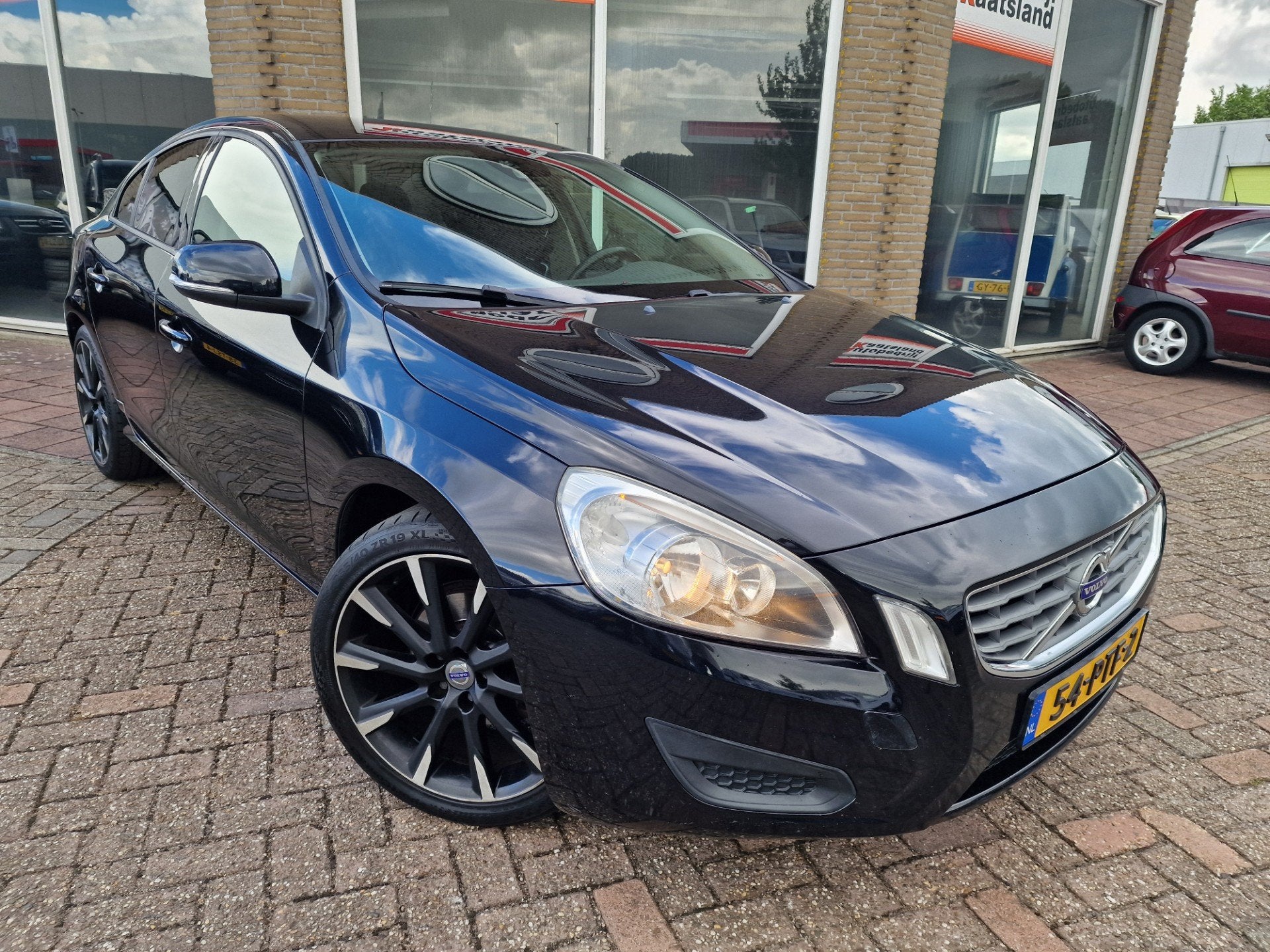 Volvo S60 1.6 T3 - Pdc - Clima - Cruise - Trekhaak -, Auto's, Volvo, Voorwielaandrijving, Gebruikt, Zwart, 150 pk