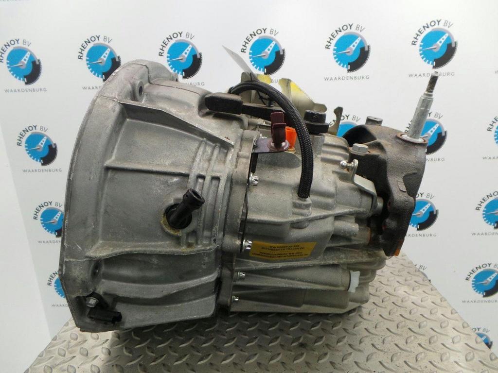 RENAULT TRAFIC TRANSMISSIE / VERSNELLINGSBAK 2014, Ophalen of Verzenden, Gebruikt, Stiba lid