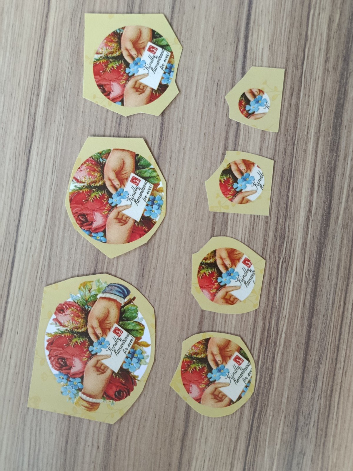 Pyramide knipveltjes,, Ophalen of Verzenden, Zo goed als nieuw, Overige thema's, Pons of Mal