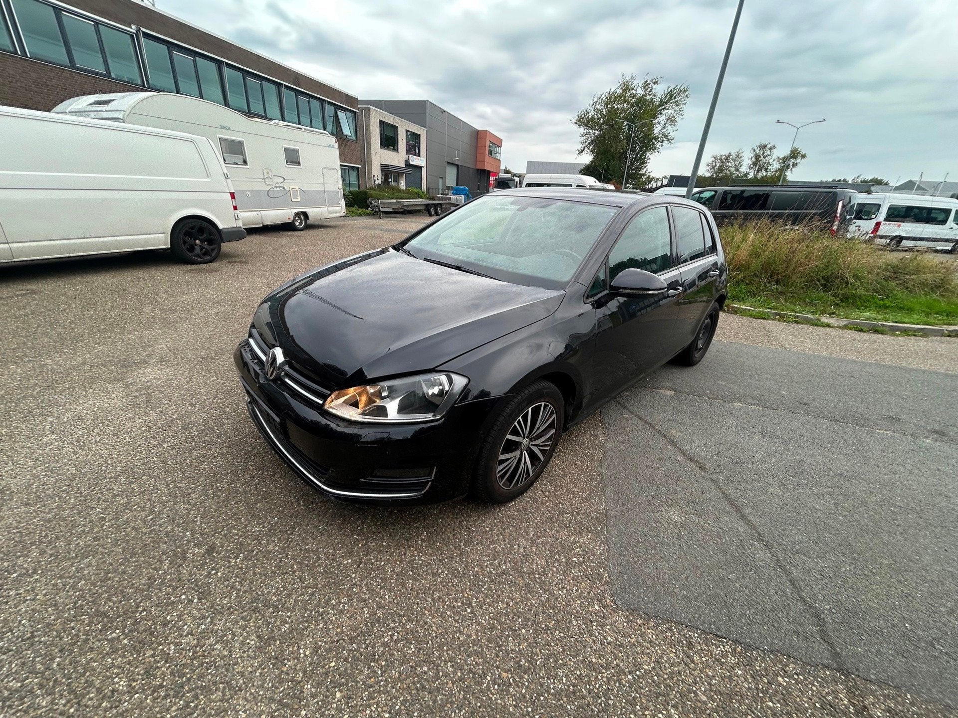 Volkswagen Golf 1.2 TSI Connected Series, Gebruikt, Euro 6, 4 cilinders, Zwart