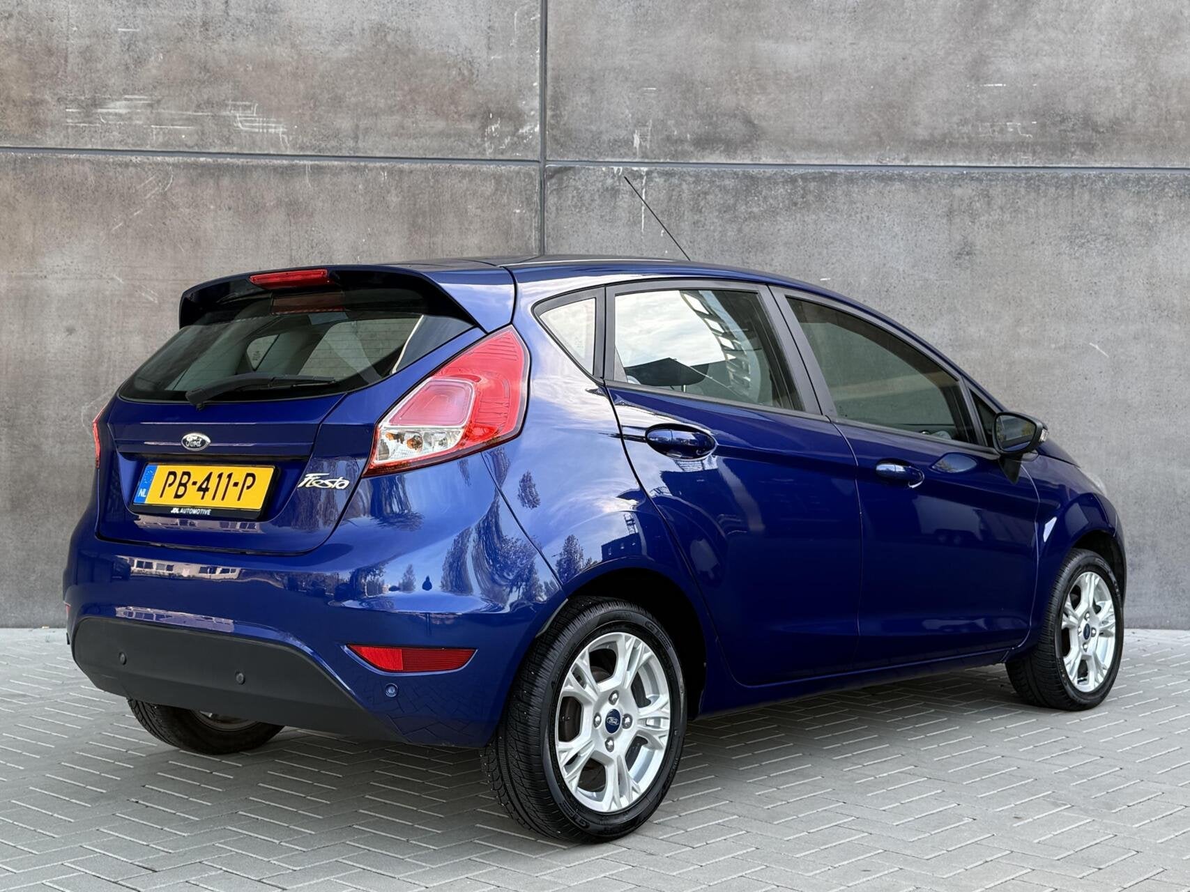 Foto 3 van Ford Fiesta 1.0 Style Ultimate | Navigatie | Airco | Parkeer