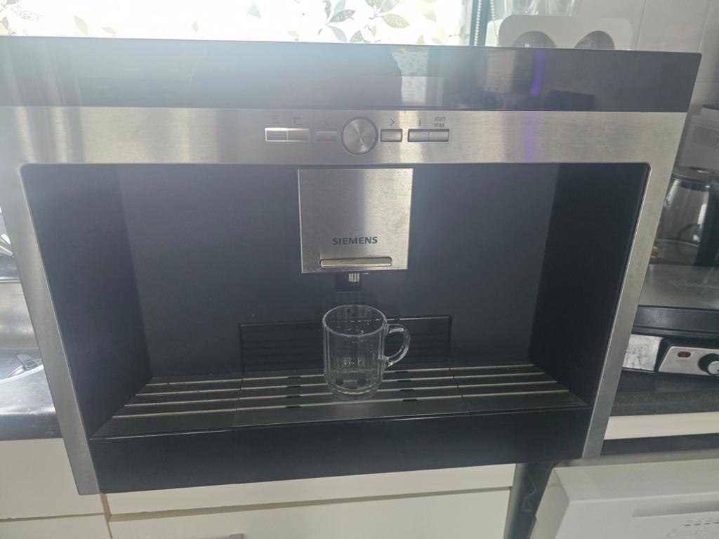 Siemens ingebouwde espresso koffiebonen machine met storing, Witgoed en Apparatuur, Koffiezetapparaten, Ophalen of Verzenden, Niet werkend