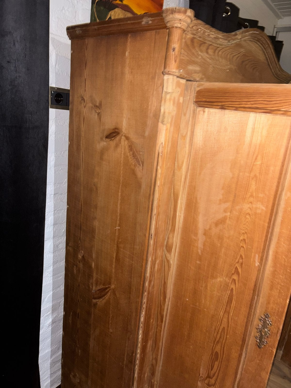 Antieke houten kast met twee deuren, Ophalen of Verzenden