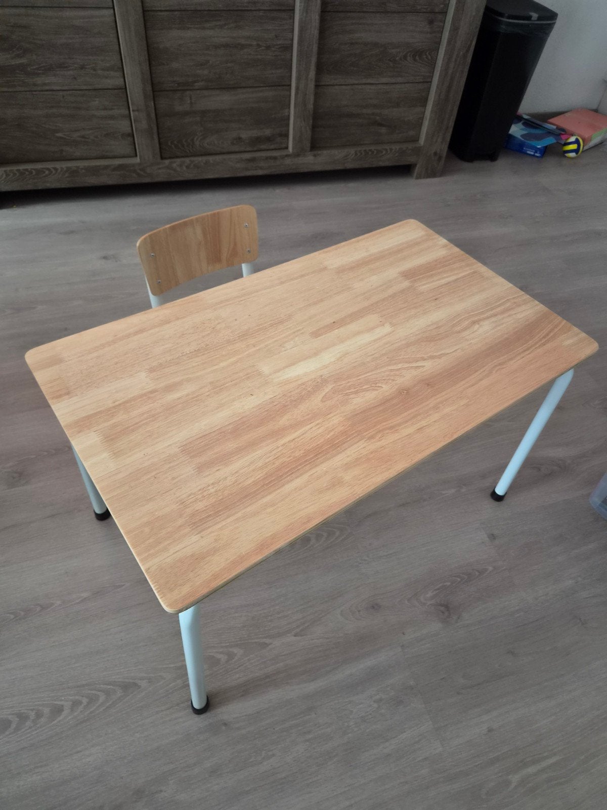 Kinder tafel met stoel van Kwantum - Zo goed als nieuw, Ophalen, Zo goed als nieuw, Tafel(s) en Stoel(en)
