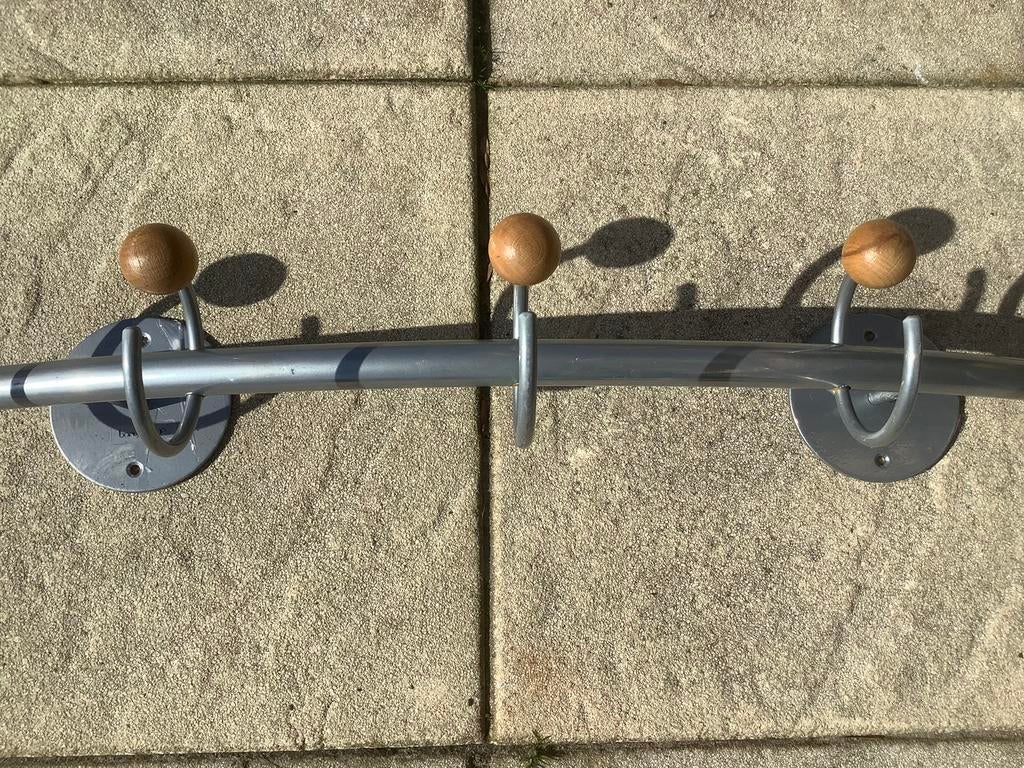 IJzeren kapstok met houten bollen, Huis en Inrichting, Woonaccessoires | Kapstokken, Zo goed als nieuw, Minder dan 100 cm, Metaal