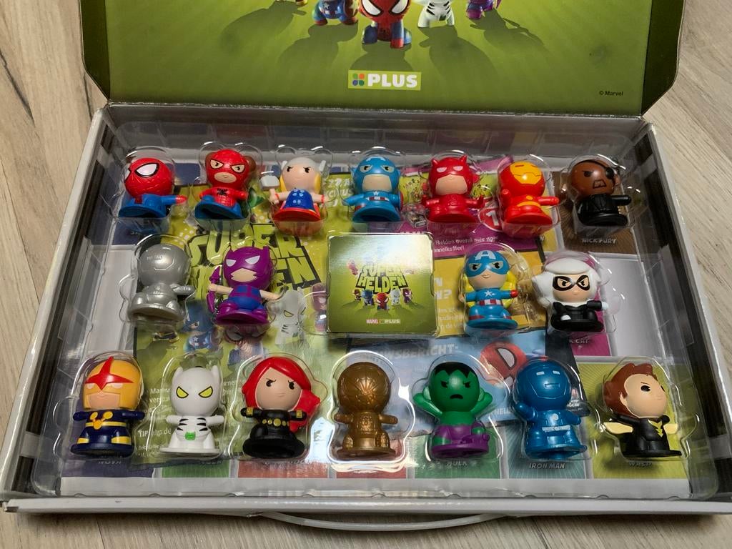 Complete set Marvel Superhelden - PLUS poppetjes, Ophalen of Verzenden, Zo goed als nieuw