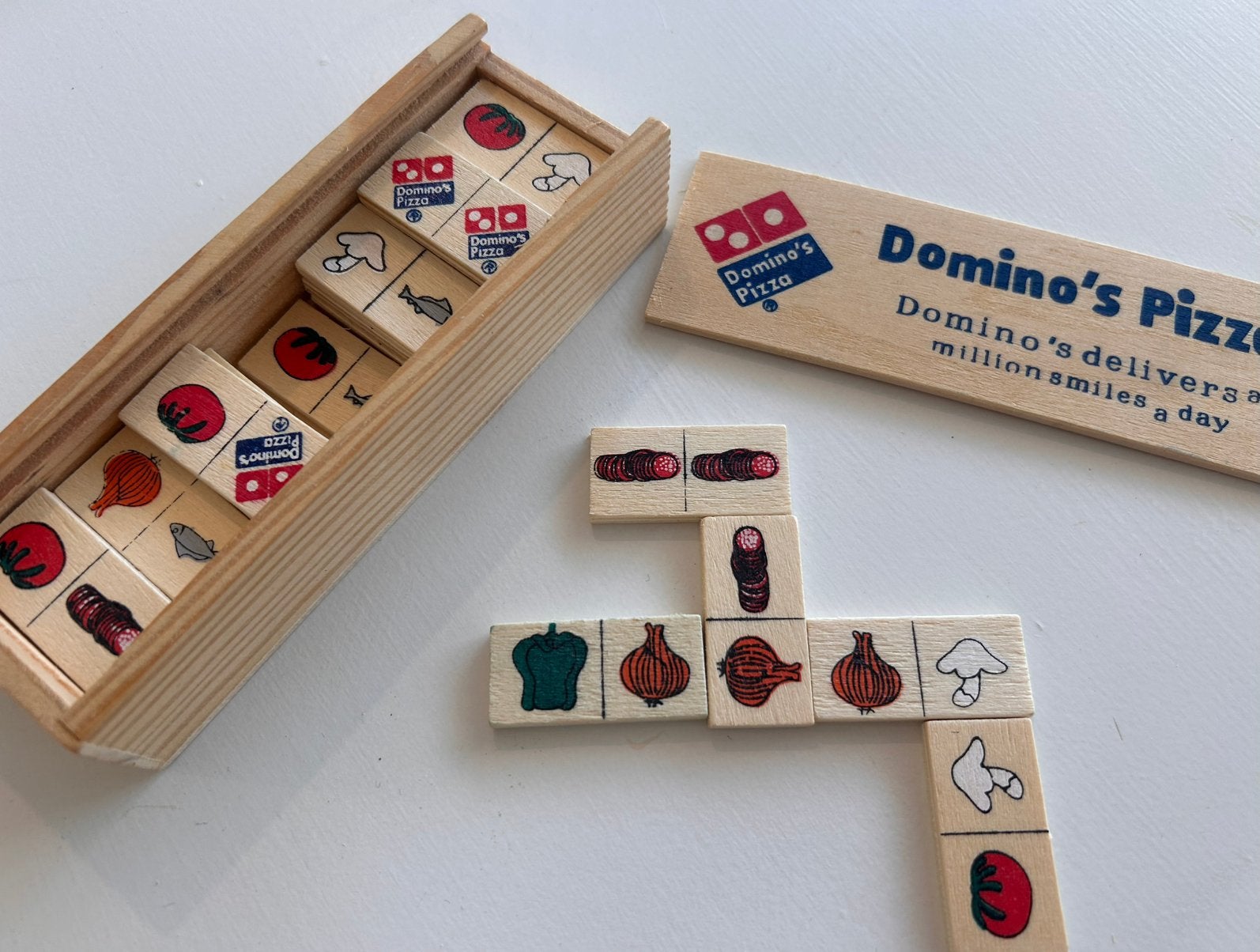 Domino’s Pizza houten dominospel | Verzamelobject | Compleet, Ophalen of Verzenden, Gebruikt