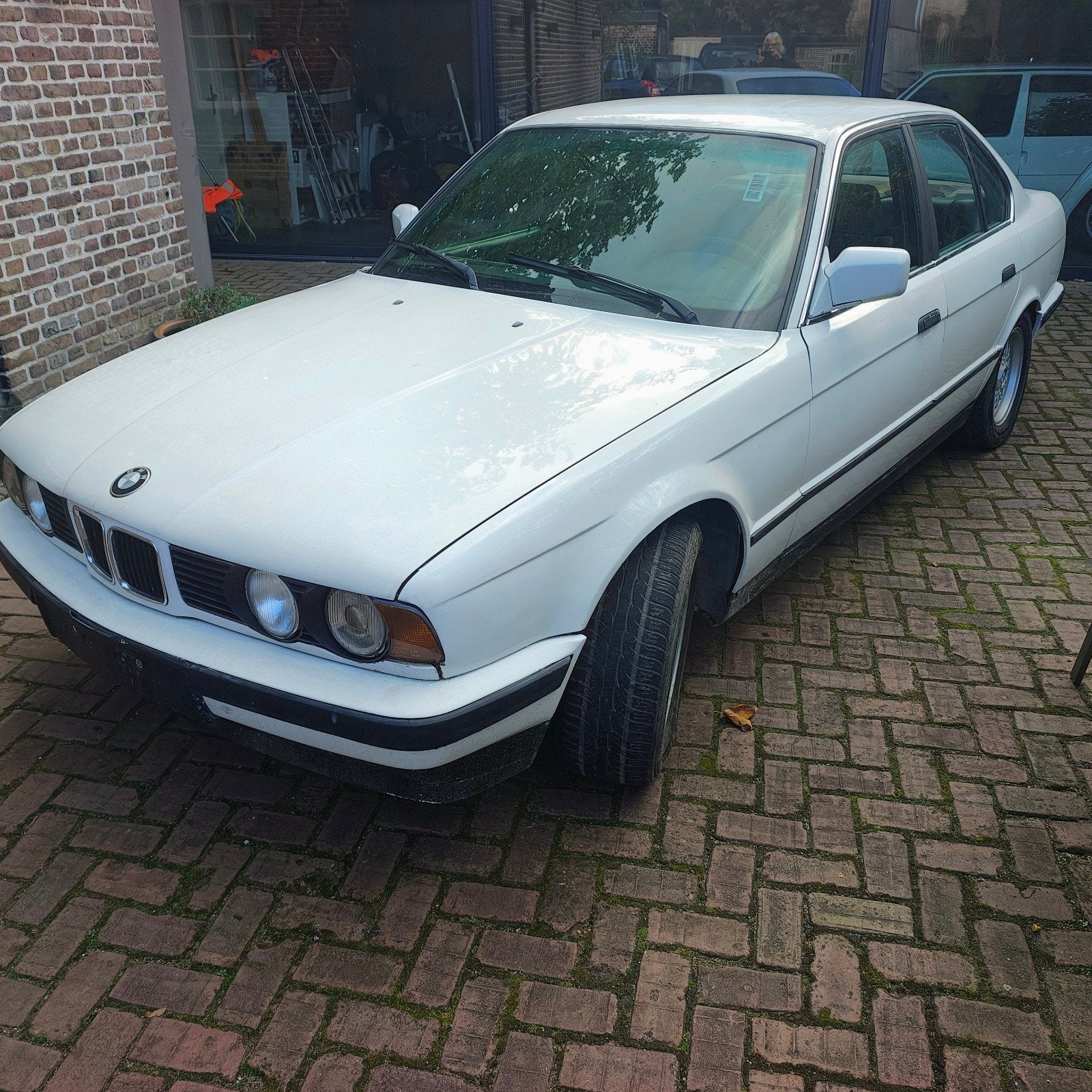 bmw E34, Auto's, Achterwielaandrijving, Zwart, 4 cilinders, Wit