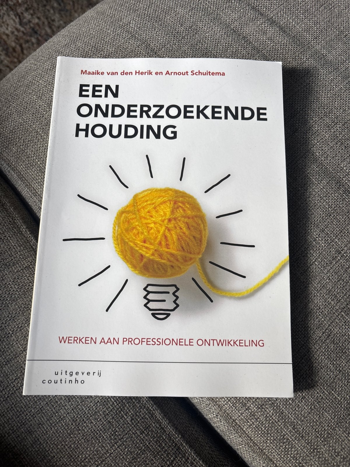 Een Onderzoekende Houding - Maaike van den Herik, Ophalen of Verzenden, Gamma, Zo goed als nieuw, HBO