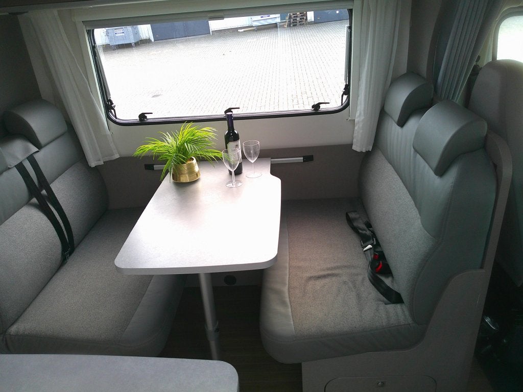 Zeer ruime Etrusco 6-persoons alkoof A7300DB met mega garage, Caravans en Kamperen, Verwarmde buitenspiegels, Alkoof, Ringverwarming