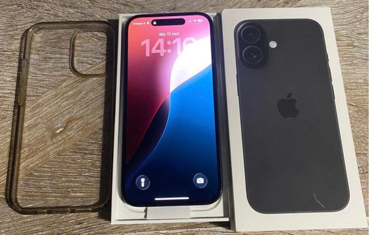 iphone 16 128gb met doos oplader bij. Batterij 94, Telecommunicatie, Mobiele telefoons | Apple iPhone, Ophalen, 94 %, 128 GB, Zwart