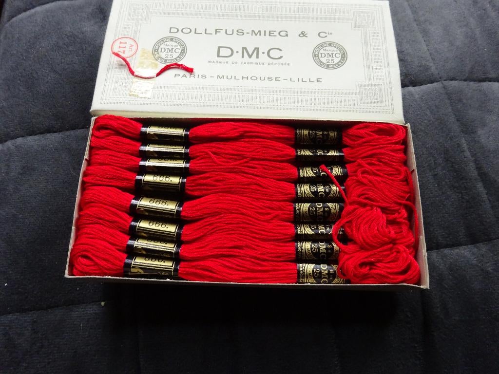 DMC Mouliné borduur garen, kleur rood 666, Verzenden, Nieuw, Handborduren, Borduurgaren of Zijde