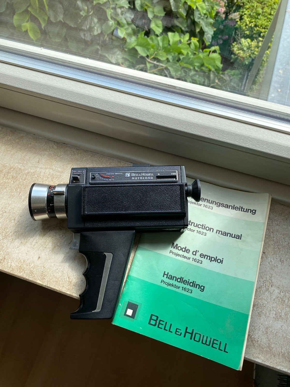 Vintage Bell & Howell Autoload 8mm filmcamera met handleidin, Ophalen of Verzenden, 8mm, Camera