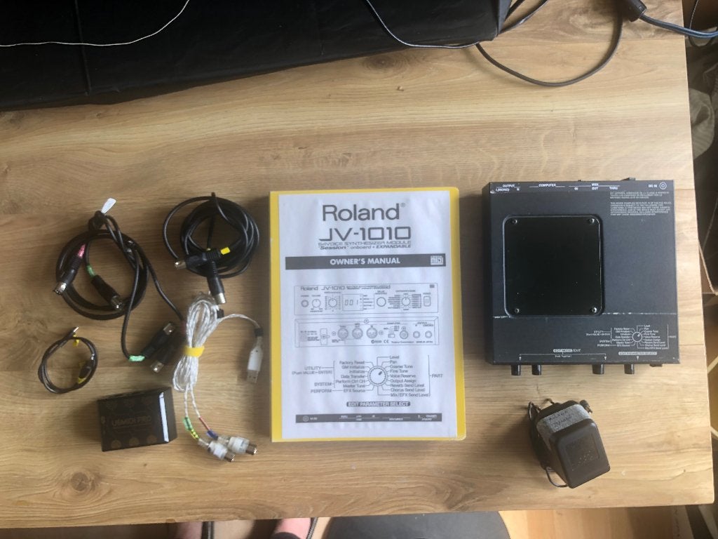 Roland JV1010 + CME U6MIDI Pro + Midimate II + 3x Midi Kabel, Ophalen of Verzenden, Zo goed als nieuw, Roland