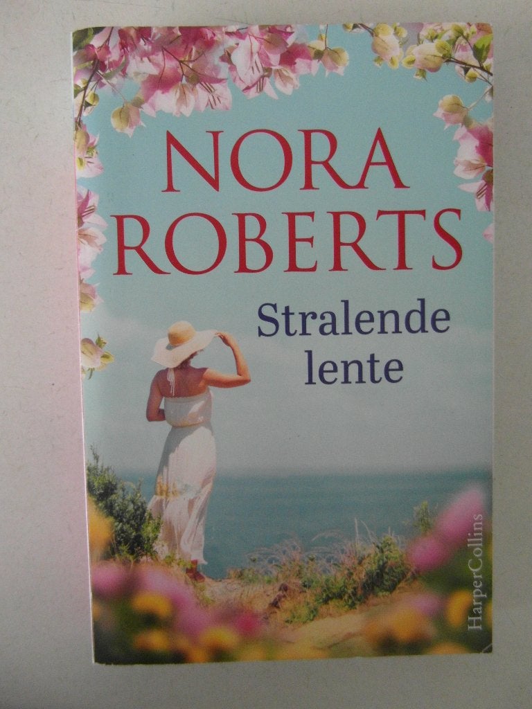 Stralende lente,  Nora Roberts, Ophalen of Verzenden, Gelezen