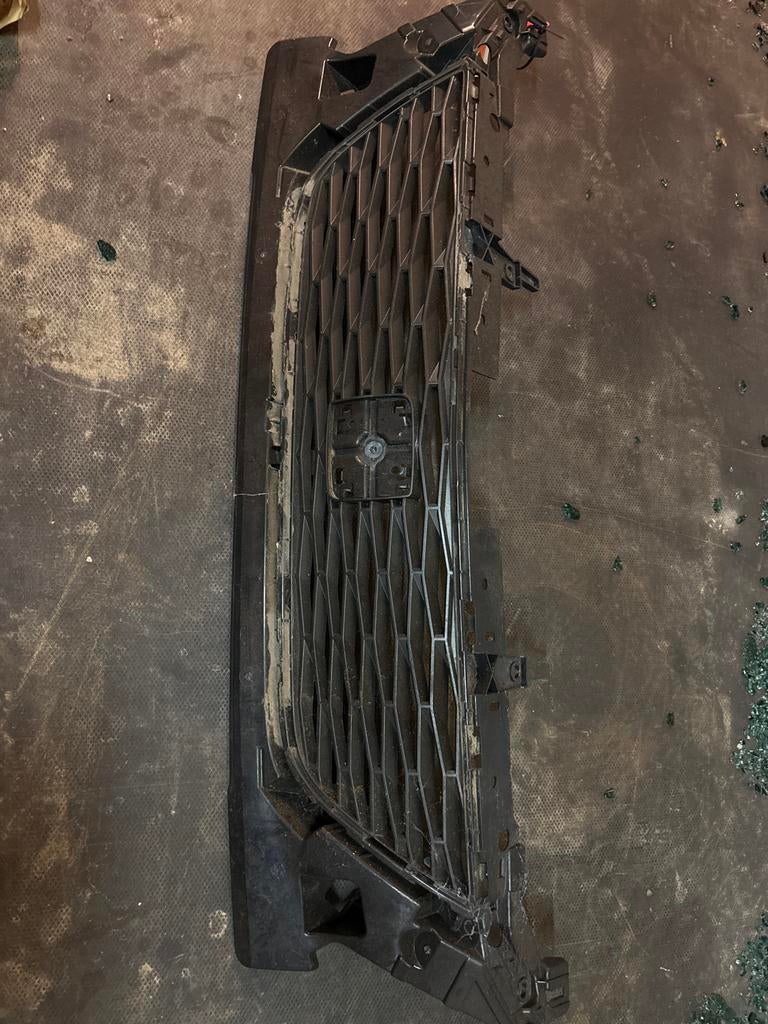Voorgrill Seat Leon 5F, Auto-onderdelen, Carrosserie en Plaatwerk, Gebruikt, Voor, Ophalen of Verzenden, Bumper