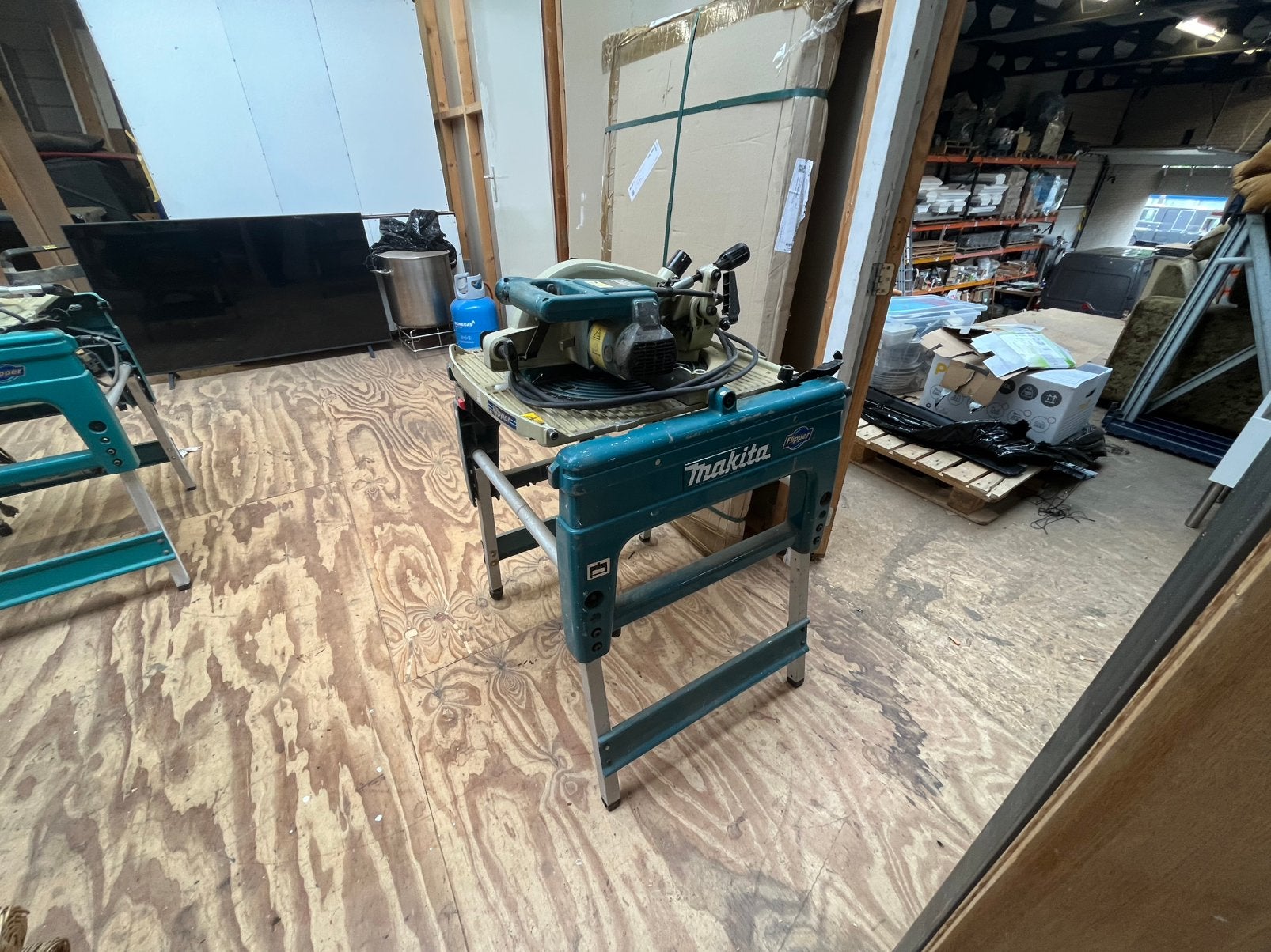 Makita, Ophalen of Verzenden, Zo goed als nieuw, 1200 watt of meer, 70 mm of meer