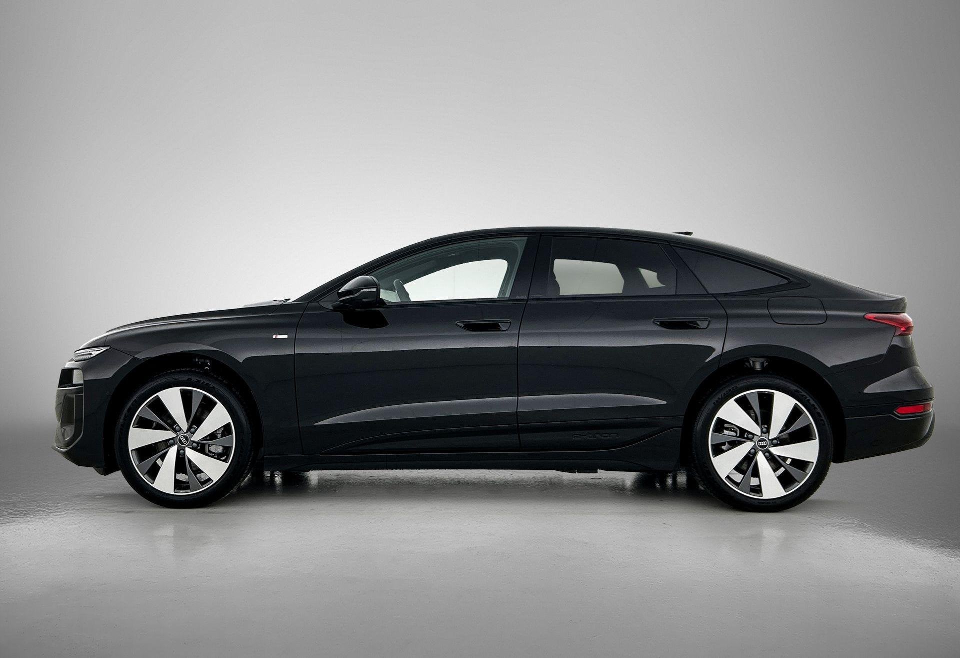 Audi A6 Sportback e-tron S edition 83 kWh | Trekhaak | Stuur, Auto's, Automaat, Achterwielaandrijving, Parkeercamera, Zwart