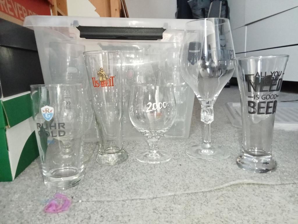 Gratis af te halen: Bierglazen en ander Glaswerk, Ophalen, Gebruikt, Glas, Meerkleurig