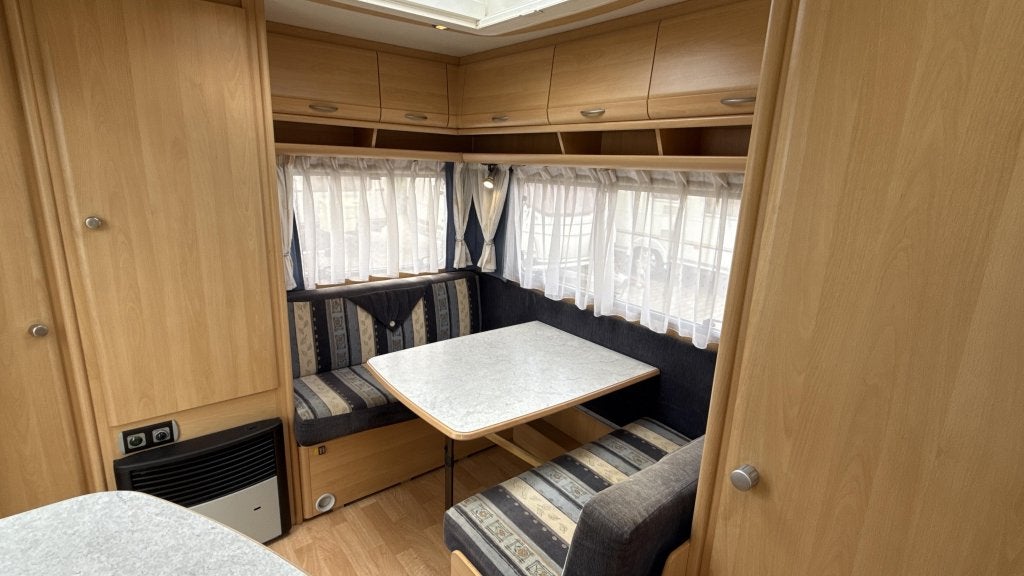 Dethleffs Camper 440 DB bouwjaar 2003 met voortent, Caravans en Kamperen, Bedrijf, Treinzit, Tot en met 4, Dwarsbed