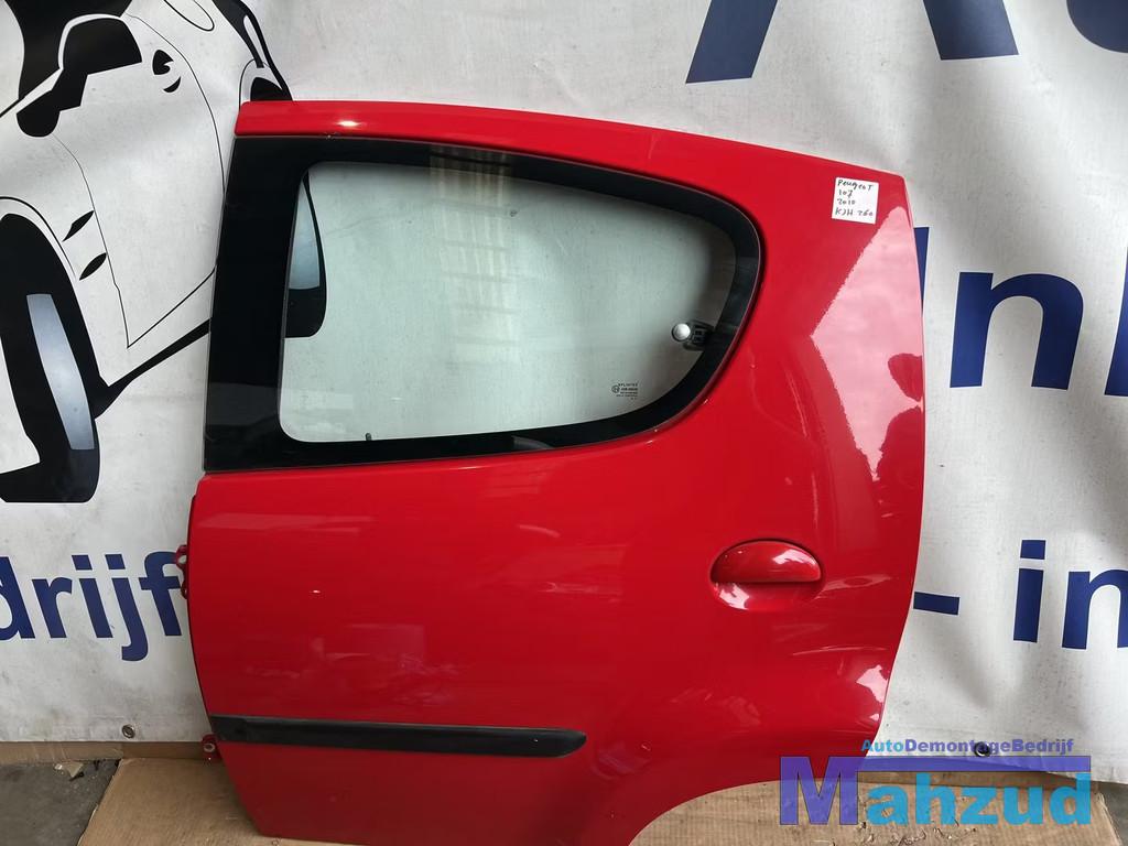PEUGEOT 107 ROOD KJH Links achter deur portier 2005-2014, Taurusavenue 1
2132 LS  Hoofddorp, NL, Gebruikt, Contact.group@renault.com