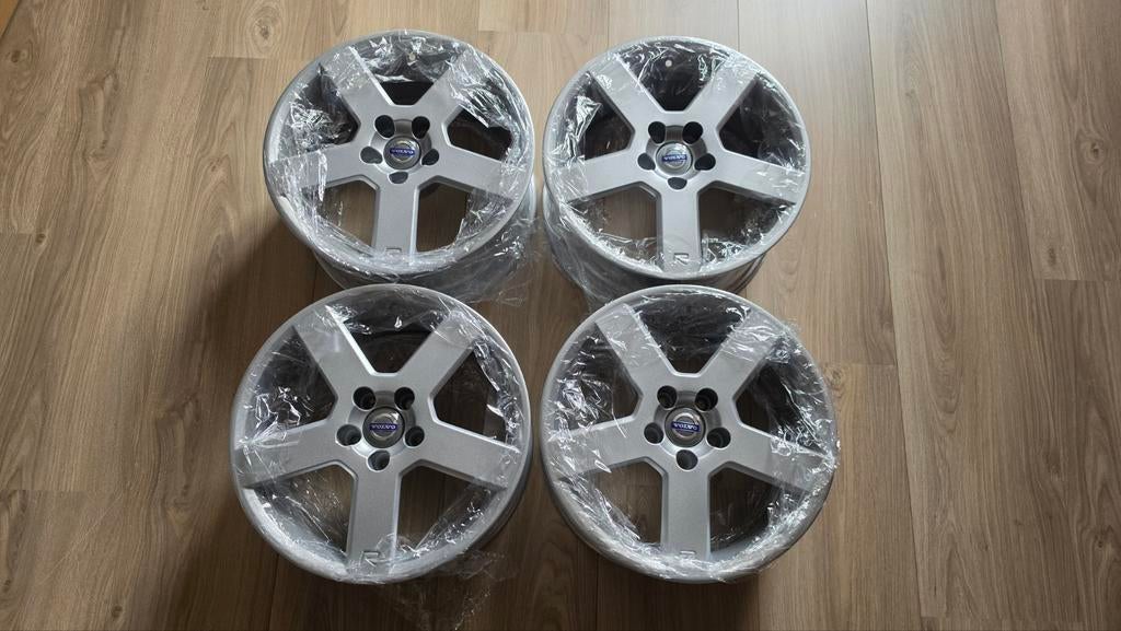 Volvo Pegasus 17" Origineel nieuwstaat, Ophalen, Nieuw