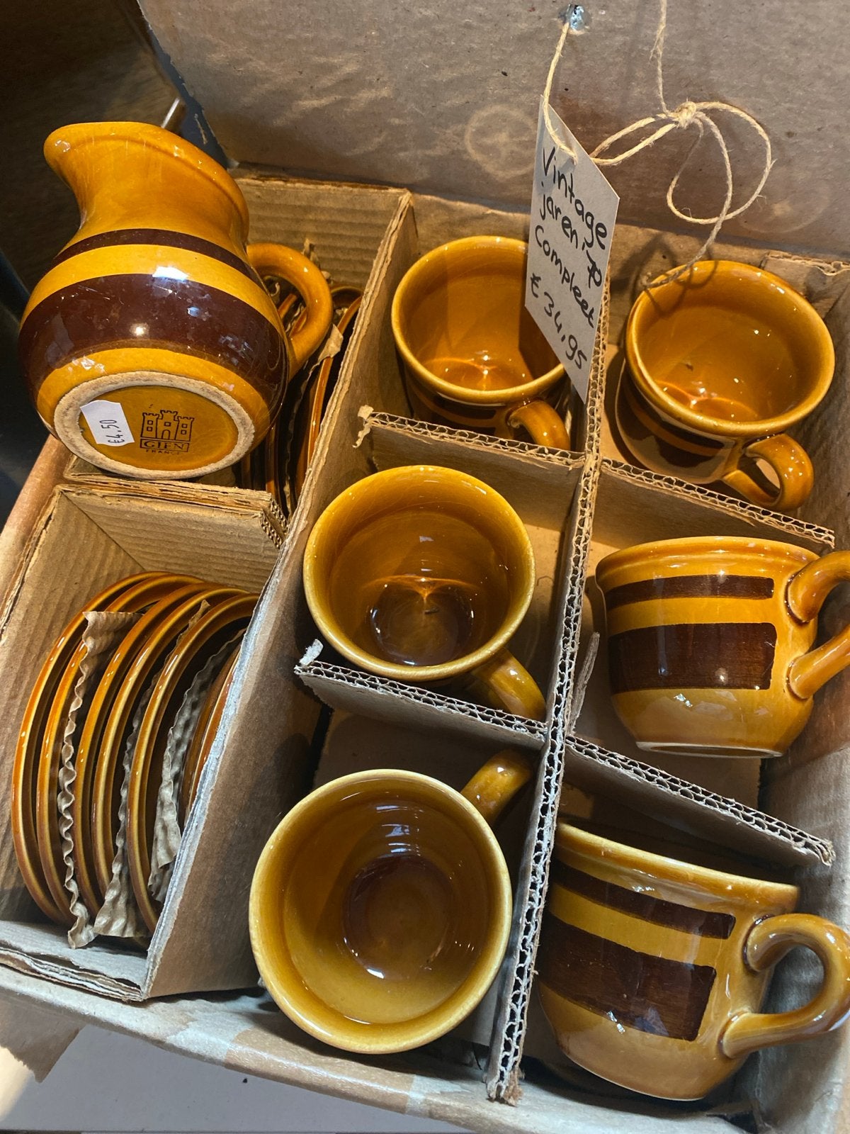 Vintage Retro Servies - 12 Kopjes, 12 Schoteltjes & Melkkann, Ophalen